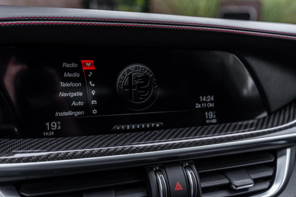 Alfa Romeo Stelvio 2.9 V6 AWD Quadrifoglio 510 PK Adaptive Cruise Harman Kardon Keyless 20'' Alfa Romeo Stelvio 2.9 V6 AWD Quadrifoglio 510 PK Adaptive Cruise Harman Kardon Keyless 20''