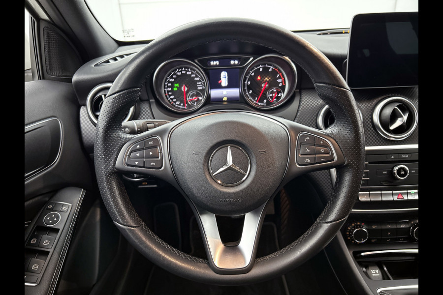 Mercedes-Benz A-Klasse 180 BlueEFFICIENCY Business (STOELVERWARMING, LED, PARKEERSENSOREN, DEALER ONDERHOUDEN, SPORTSTOELEN) Mercedes-Benz A-Klasse 180 BlueEFFICIENCY Business (STOELVERWARMING, LED, PARKEERSENSOREN, DEALER ONDERHOUDEN, SPORTSTOELEN)