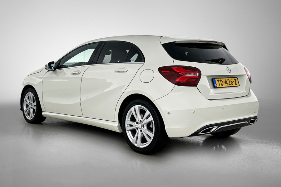 Mercedes-Benz A-Klasse 180 BlueEFFICIENCY Business (STOELVERWARMING, LED, PARKEERSENSOREN, DEALER ONDERHOUDEN, SPORTSTOELEN) Mercedes-Benz A-Klasse 180 BlueEFFICIENCY Business (STOELVERWARMING, LED, PARKEERSENSOREN, DEALER ONDERHOUDEN, SPORTSTOELEN)