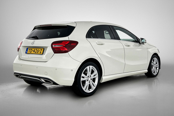 Mercedes-Benz A-Klasse 180 BlueEFFICIENCY Business (STOELVERWARMING, LED, PARKEERSENSOREN, DEALER ONDERHOUDEN, SPORTSTOELEN) Mercedes-Benz A-Klasse 180 BlueEFFICIENCY Business (STOELVERWARMING, LED, PARKEERSENSOREN, DEALER ONDERHOUDEN, SPORTSTOELEN)