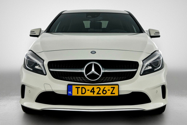 Mercedes-Benz A-Klasse 180 BlueEFFICIENCY Business (STOELVERWARMING, LED, PARKEERSENSOREN, DEALER ONDERHOUDEN, SPORTSTOELEN) Mercedes-Benz A-Klasse 180 BlueEFFICIENCY Business (STOELVERWARMING, LED, PARKEERSENSOREN, DEALER ONDERHOUDEN, SPORTSTOELEN)