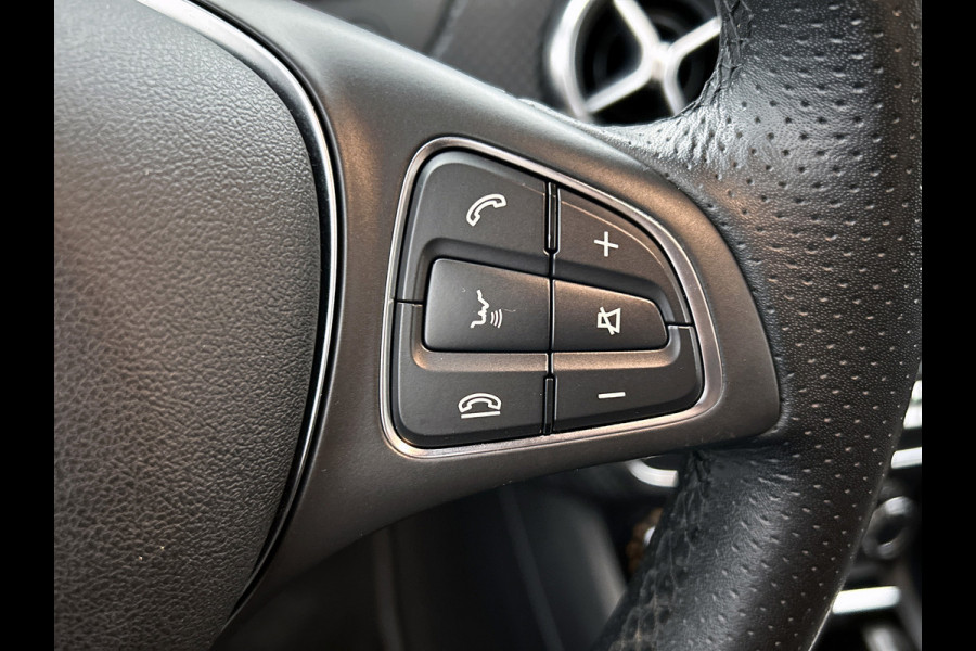 Mercedes-Benz A-Klasse 180 BlueEFFICIENCY Business (STOELVERWARMING, LED, PARKEERSENSOREN, DEALER ONDERHOUDEN, SPORTSTOELEN) Mercedes-Benz A-Klasse 180 BlueEFFICIENCY Business (STOELVERWARMING, LED, PARKEERSENSOREN, DEALER ONDERHOUDEN, SPORTSTOELEN)