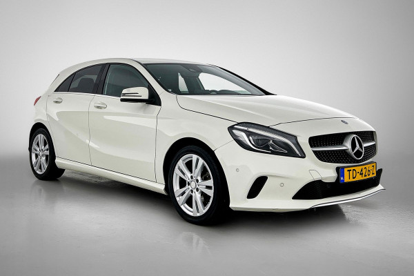 Mercedes-Benz A-Klasse 180 BlueEFFICIENCY Business (STOELVERWARMING, LED, PARKEERSENSOREN, DEALER ONDERHOUDEN, SPORTSTOELEN) Mercedes-Benz A-Klasse 180 BlueEFFICIENCY Business (STOELVERWARMING, LED, PARKEERSENSOREN, DEALER ONDERHOUDEN, SPORTSTOELEN)