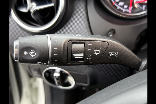 Mercedes-Benz A-Klasse 180 BlueEFFICIENCY Business (STOELVERWARMING, LED, PARKEERSENSOREN, DEALER ONDERHOUDEN, SPORTSTOELEN) Mercedes-Benz A-Klasse 180 BlueEFFICIENCY Business (STOELVERWARMING, LED, PARKEERSENSOREN, DEALER ONDERHOUDEN, SPORTSTOELEN)
