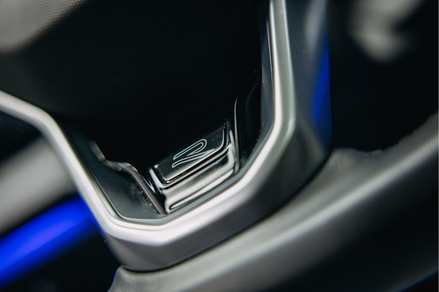 Volkswagen Tiguan 1.5 eTSI R-Line Edition | Stoelmassage | Pano | Head-Up | Stoelverwarming en verkoeling |