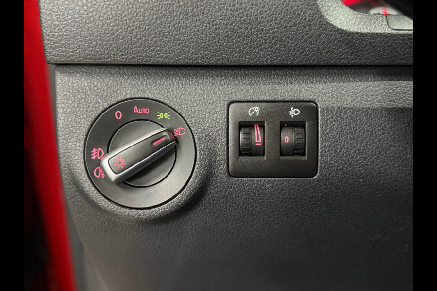 Volkswagen Caddy 1.4 TSI Edition 35 DSG | Half leer | Navigatie | Adaptive Cruise | Camera | Stoelverwarming Volkswagen Caddy 1.4 TSI Edition 35 DSG | Half leer | Navigatie | Adaptive Cruise | Camera | Stoelverwarming