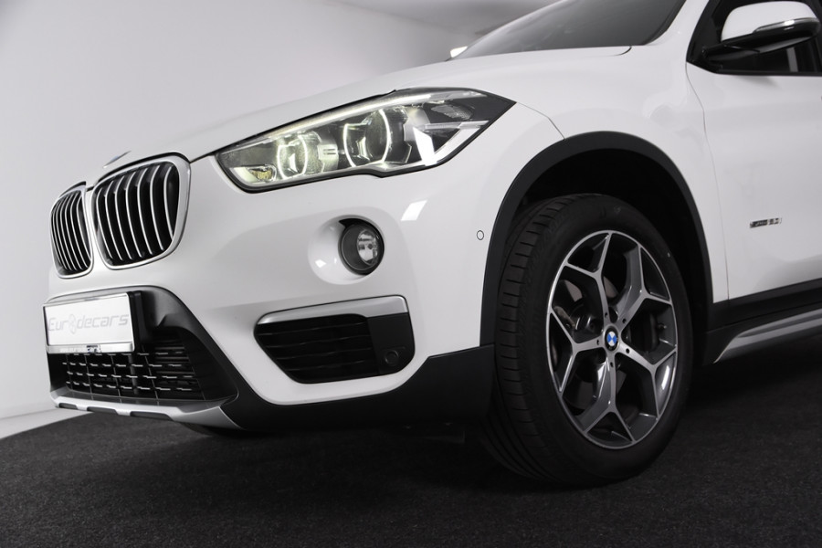 BMW X1 sDrive20i High Executive *Leer*Ambiente*Trekhaak* BMW X1 sDrive20i High Executive *Leer*Ambiente*Trekhaak*