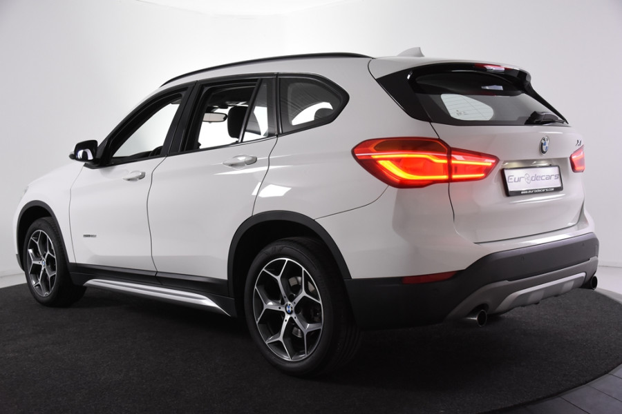 BMW X1 sDrive20i High Executive *Leer*Ambiente*Trekhaak* BMW X1 sDrive20i High Executive *Leer*Ambiente*Trekhaak*