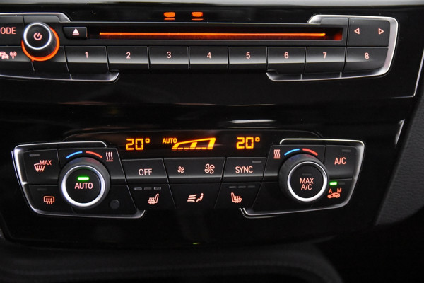 BMW X1 sDrive20i High Executive *Leer*Ambiente*Trekhaak* BMW X1 sDrive20i High Executive *Leer*Ambiente*Trekhaak*