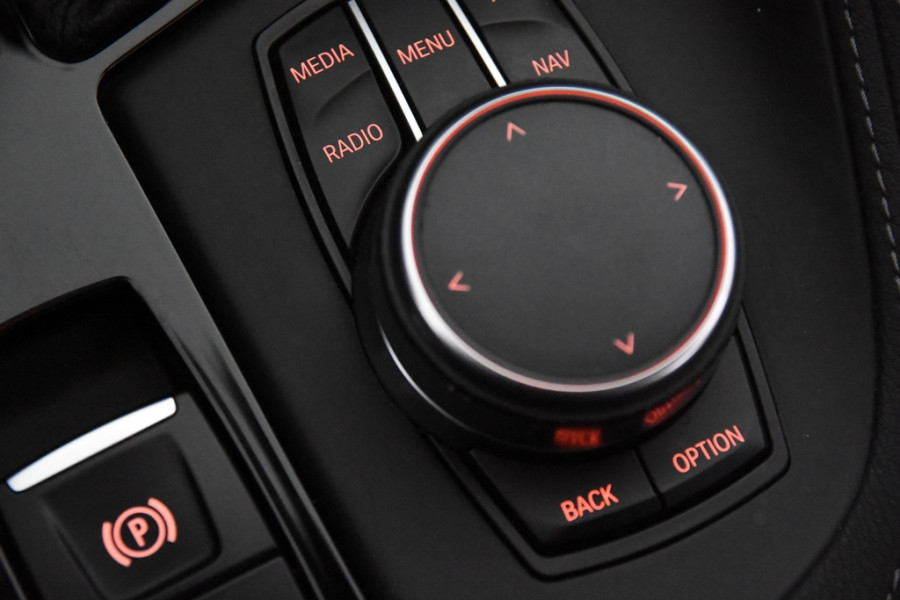 BMW X1 sDrive20i High Executive *Leer*Ambiente*Trekhaak* BMW X1 sDrive20i High Executive *Leer*Ambiente*Trekhaak*