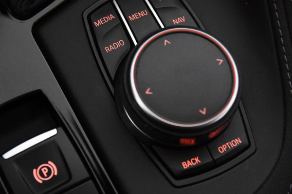 BMW X1 sDrive20i High Executive *Leer*Ambiente*Trekhaak* BMW X1 sDrive20i High Executive *Leer*Ambiente*Trekhaak*