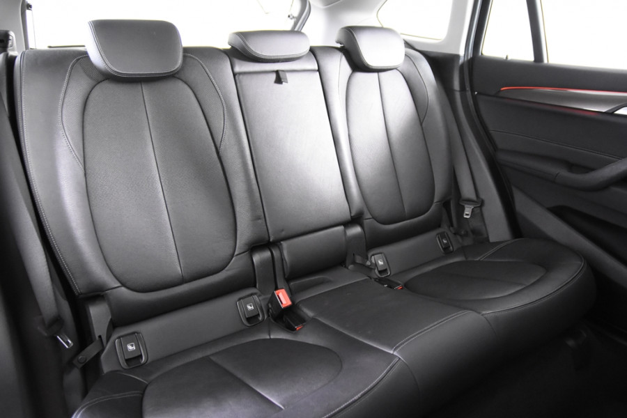 BMW X1 sDrive20i High Executive *Leer*Ambiente*Trekhaak* BMW X1 sDrive20i High Executive *Leer*Ambiente*Trekhaak*
