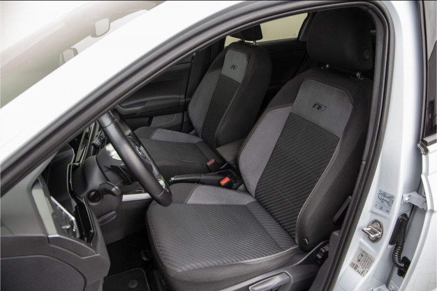 Volkswagen Polo 1.0 TSI R-Line Pano, Navi, DSG, LED 2018 Volkswagen Polo 1.0 TSI R-Line Pano, Navi, DSG, LED 2018