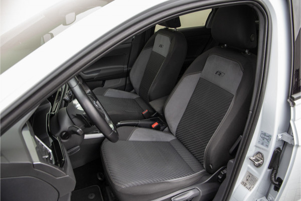 Volkswagen Polo 1.0 TSI R-Line Pano, Navi, DSG, LED 2018 Volkswagen Polo 1.0 TSI R-Line Pano, Navi, DSG, LED 2018