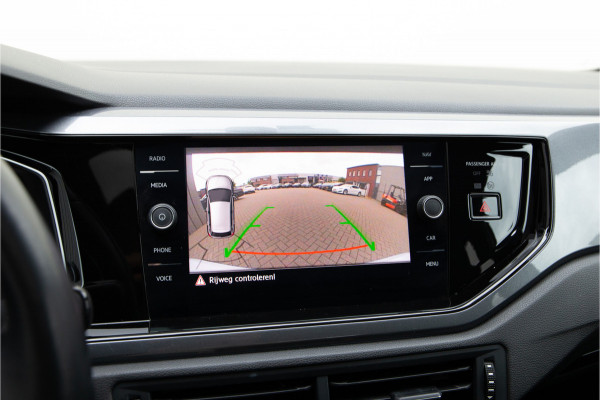 Volkswagen Polo 1.0 TSI R-Line Pano, Navi, DSG, LED 2018 Volkswagen Polo 1.0 TSI R-Line Pano, Navi, DSG, LED 2018