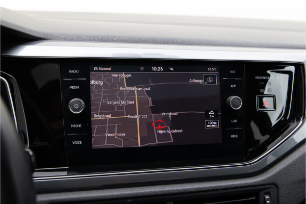 Volkswagen Polo 1.0 TSI R-Line Pano, Navi, DSG, LED 2018 Volkswagen Polo 1.0 TSI R-Line Pano, Navi, DSG, LED 2018