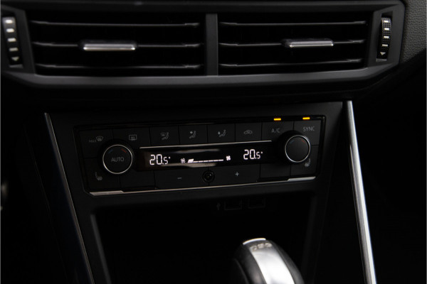 Volkswagen Polo 1.0 TSI R-Line Pano, Navi, DSG, LED 2018 Volkswagen Polo 1.0 TSI R-Line Pano, Navi, DSG, LED 2018