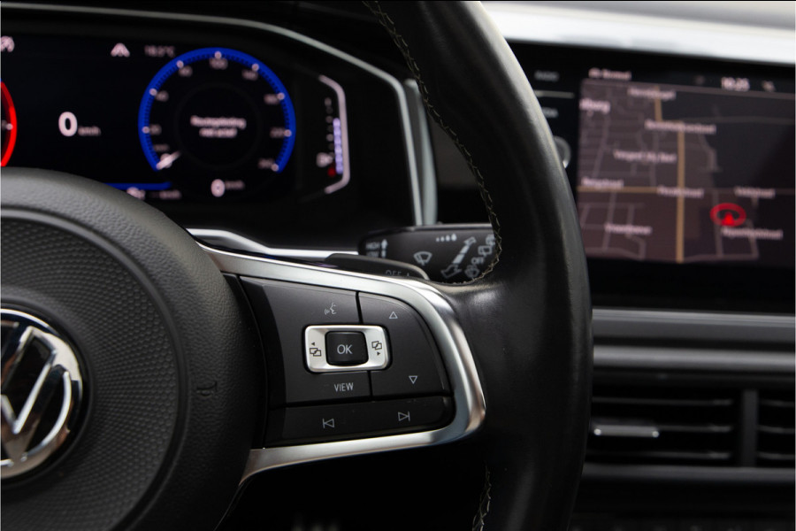 Volkswagen Polo 1.0 TSI R-Line Pano, Navi, DSG, LED 2018 Volkswagen Polo 1.0 TSI R-Line Pano, Navi, DSG, LED 2018