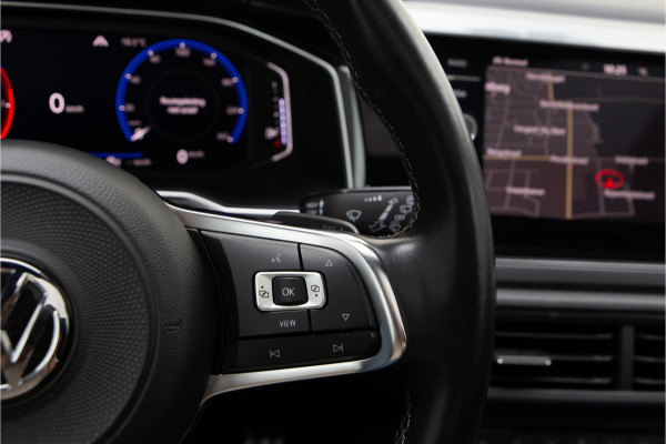 Volkswagen Polo 1.0 TSI R-Line Pano, Navi, DSG, LED 2018 Volkswagen Polo 1.0 TSI R-Line Pano, Navi, DSG, LED 2018