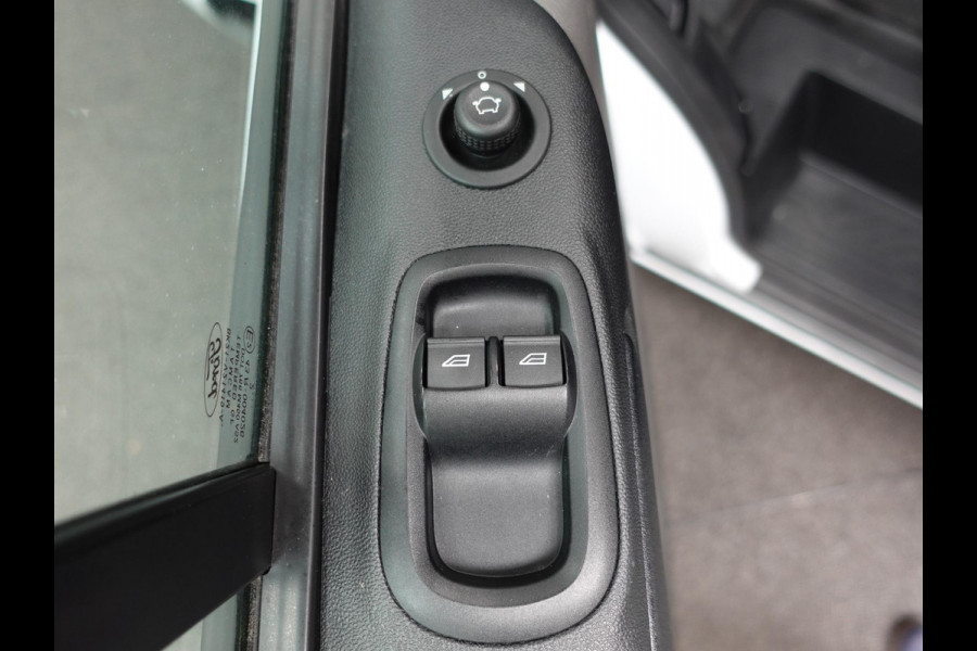 Ford Transit Custom 300 2.0 TDCI L2H1 Trend Automaat Airco Navi Bluetooth 3-Zits Camera Trekhaak Camera Ford Transit Custom 300 2.0 TDCI L2H1 Trend Automaat Airco Navi Bluetooth 3-Zits Camera Trekhaak Camera