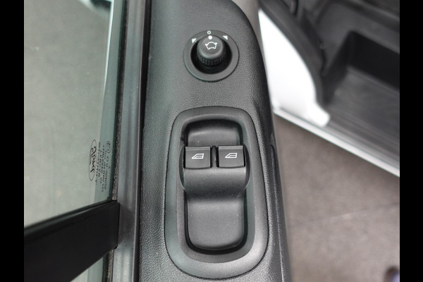 Ford Transit Custom 300 2.0 TDCI L2H1 Trend Automaat Airco Navi Bluetooth 3-Zits Camera Trekhaak Camera Ford Transit Custom 300 2.0 TDCI L2H1 Trend Automaat Airco Navi Bluetooth 3-Zits Camera Trekhaak Camera