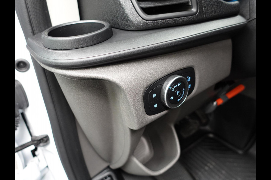 Ford Transit Custom 300 2.0 TDCI L2H1 Trend Automaat Airco Navi Bluetooth 3-Zits Camera Trekhaak Camera Ford Transit Custom 300 2.0 TDCI L2H1 Trend Automaat Airco Navi Bluetooth 3-Zits Camera Trekhaak Camera