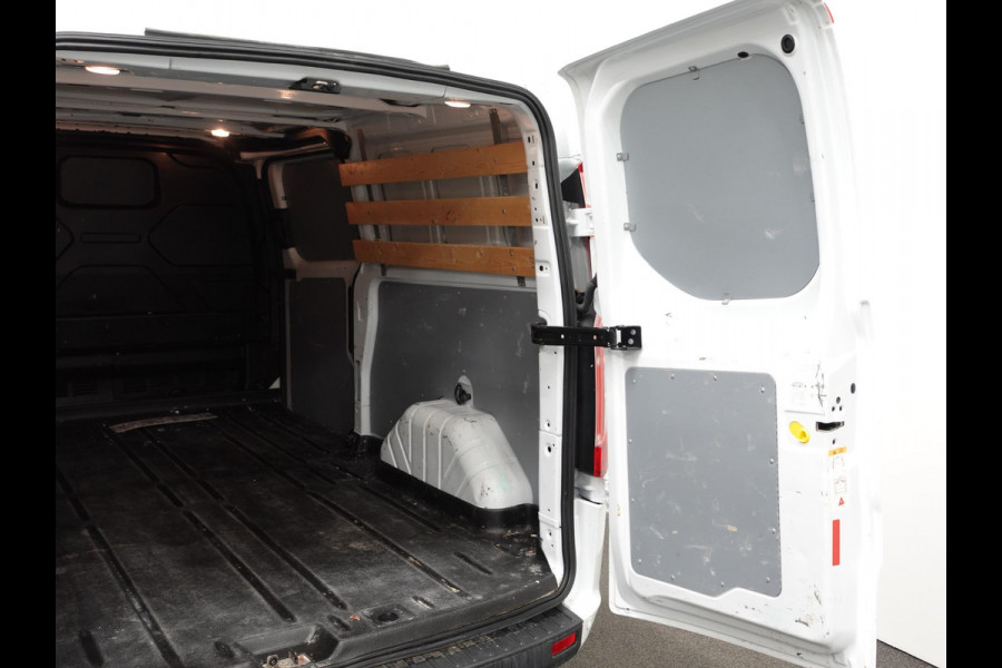 Ford Transit Custom 300 2.0 TDCI L2H1 Trend Automaat Airco Navi Bluetooth 3-Zits Camera Trekhaak Camera Ford Transit Custom 300 2.0 TDCI L2H1 Trend Automaat Airco Navi Bluetooth 3-Zits Camera Trekhaak Camera