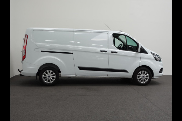 Ford Transit Custom 300 2.0 TDCI L2H1 Trend Automaat Airco Navi Bluetooth 3-Zits Camera Trekhaak Camera Ford Transit Custom 300 2.0 TDCI L2H1 Trend Automaat Airco Navi Bluetooth 3-Zits Camera Trekhaak Camera