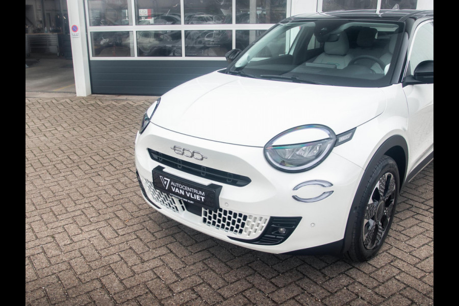 Fiat 600 1.2 Hybrid La Prima | Full Option | Bicolore | Uit voorraad leverbaar !