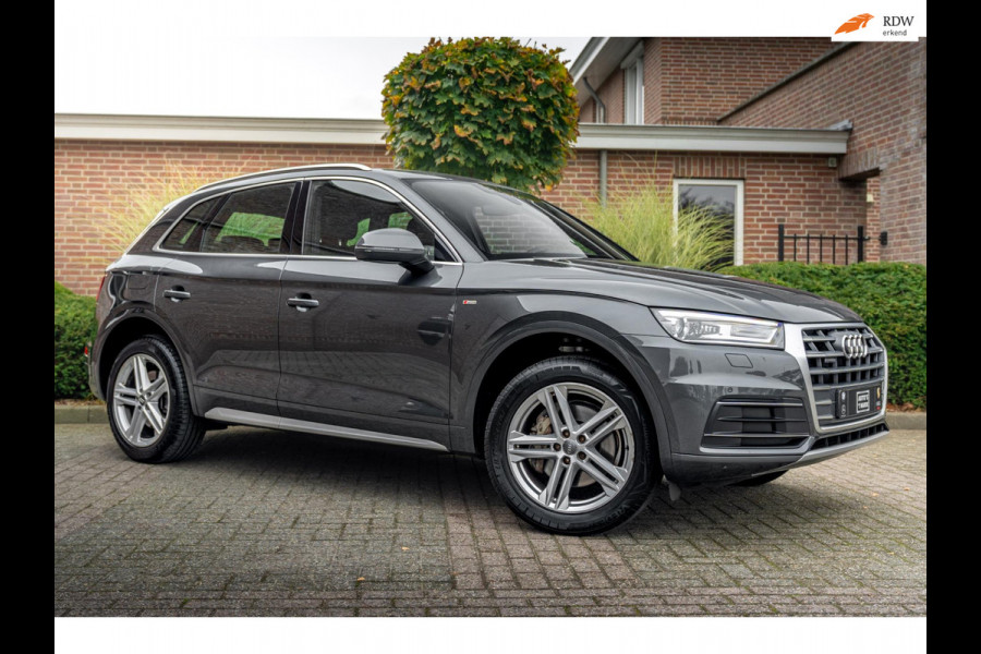 Audi Q5 2.0 TFSI Quattro Sport S Line Edition 252 PK Aut. Pano Stoelverwarming Xenon 19'' Audi Q5 2.0 TFSI Quattro Sport S Line Edition 252 PK Aut. Pano Stoelverwarming Xenon 19''