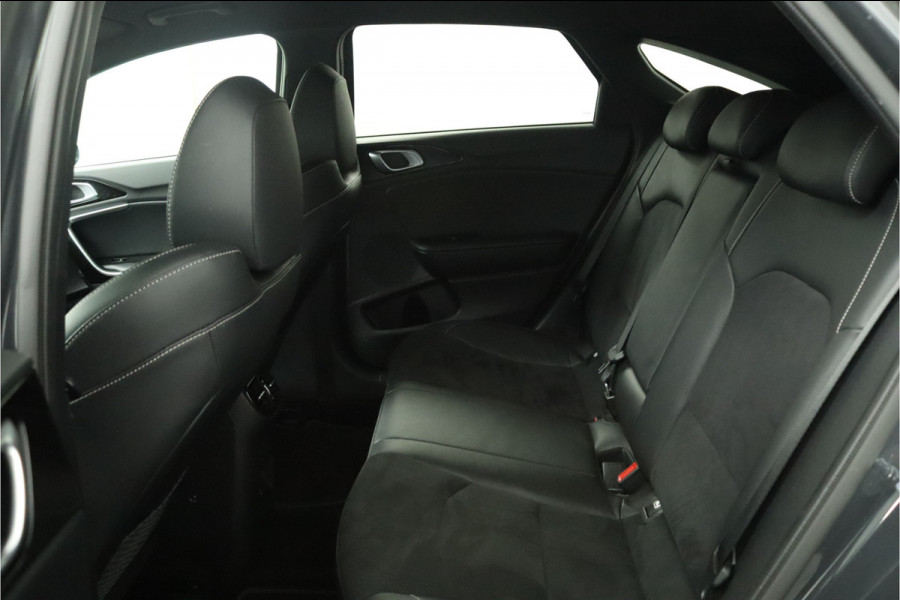 Kia ProCeed 1.5 T-GDi GT-Line - LED Koplampen - Lichtmetalen Velgen 17'' - Navigatie - Climate Control - Fabrieksgarantie Tot 2031 Kia ProCeed 1.5 T-GDi GT-Line - LED Koplampen - Lichtmetalen Velgen 17'' - Navigatie - Climate Control - Fabrieksgarantie Tot 2031