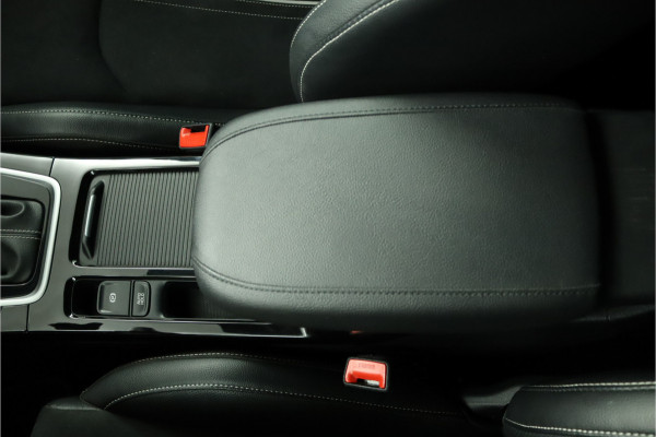 Kia ProCeed 1.5 T-GDi GT-Line - LED Koplampen - Lichtmetalen Velgen 17'' - Navigatie - Climate Control - Fabrieksgarantie Tot 2031 Kia ProCeed 1.5 T-GDi GT-Line - LED Koplampen - Lichtmetalen Velgen 17'' - Navigatie - Climate Control - Fabrieksgarantie Tot 2031