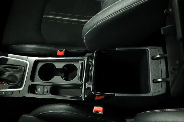 Kia ProCeed 1.5 T-GDi GT-Line - LED Koplampen - Lichtmetalen Velgen 17'' - Navigatie - Climate Control - Fabrieksgarantie Tot 2031 Kia ProCeed 1.5 T-GDi GT-Line - LED Koplampen - Lichtmetalen Velgen 17'' - Navigatie - Climate Control - Fabrieksgarantie Tot 2031