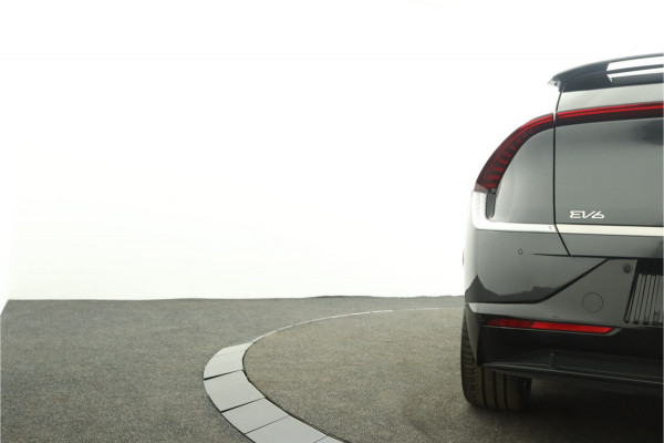 Kia Ev6 Edition Advanced 77.4 kWh Automaat - Matrix LED Koplampen - Kunst Lederen Bekleding - Adaptief Cruise Control - Climate Control - Fabrieksgarantie Tot 2031