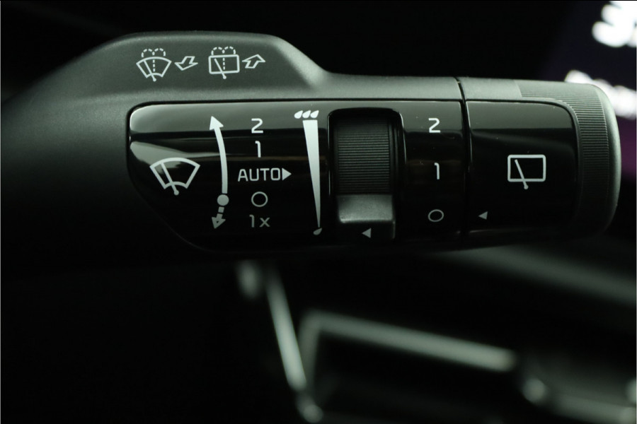 Kia Niro EV DynamicPlusLine 64.8 kWh Automaat - LED Koplampen - Schuif-/Kanteldak - Stoel/Stuurverwarming - Kunst Lederen Bekleding - Navigatie - Fabrieksgarantie Tot 2031