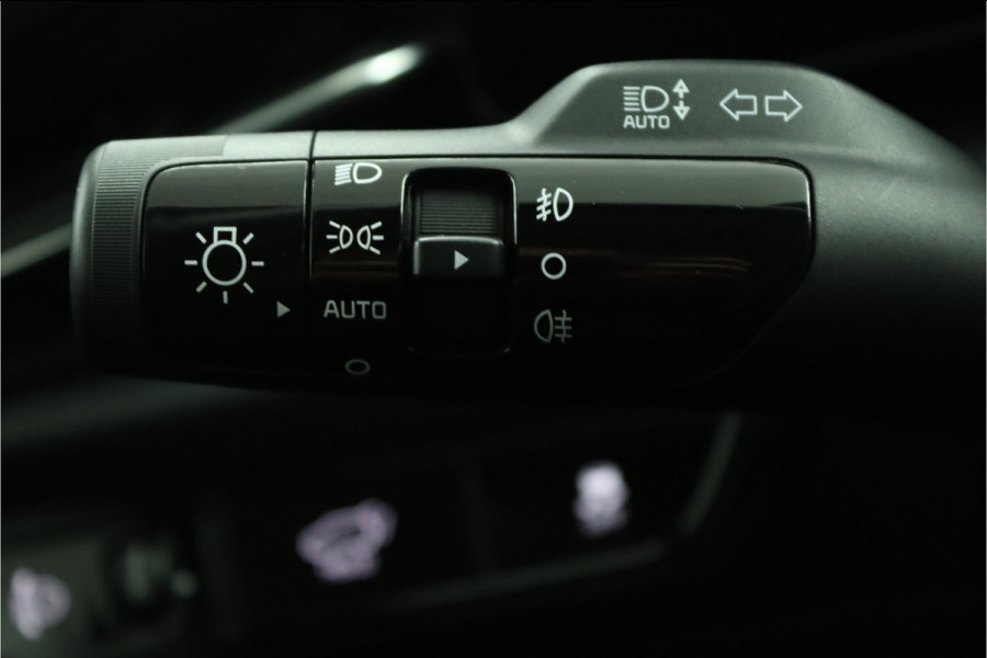 Kia Niro EV DynamicPlusLine 64.8 kWh Automaat - LED Koplampen - Schuif-/Kanteldak - Stoel/Stuurverwarming - Kunst Lederen Bekleding - Navigatie - Fabrieksgarantie Tot 2031