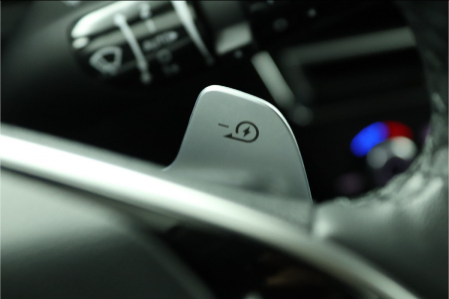 Kia Niro EV DynamicPlusLine 64.8 kWh Automaat - LED Koplampen - Schuif-/Kanteldak - Stoel/Stuurverwarming - Kunst Lederen Bekleding - Navigatie - Fabrieksgarantie Tot 2031