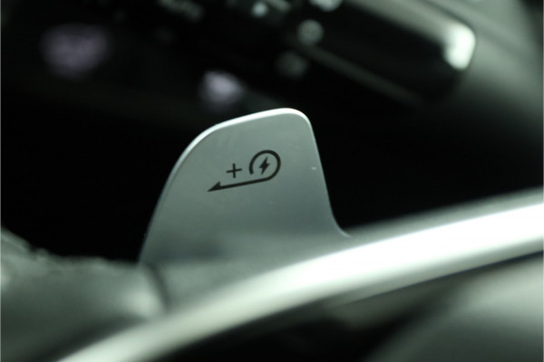 Kia Niro EV DynamicPlusLine 64.8 kWh Automaat - LED Koplampen - Schuif-/Kanteldak - Stoel/Stuurverwarming - Kunst Lederen Bekleding - Navigatie - Fabrieksgarantie Tot 2031