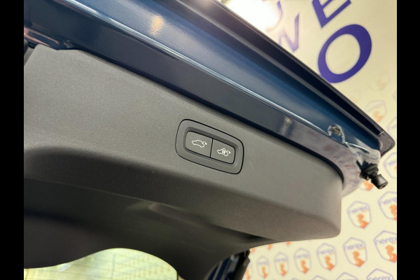 Lynk & Co 01 1.5 HEV PANO/CAMERA/AUTO-PILOT/MEMORY/APPLE-CARPLAY/TREKHAAK Lynk & Co 01 1.5 HEV PANO/CAMERA/AUTO-PILOT/MEMORY/APPLE-CARPLAY/TREKHAAK