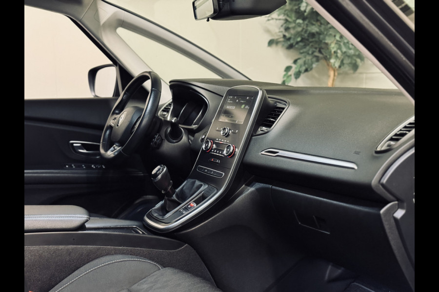 Renault Grand Scénic 1.3 TCe Limited 7p. | Trekhaak | NAP | CarPlay Renault Grand Scénic 1.3 TCe Limited 7p. | Trekhaak | NAP | CarPlay
