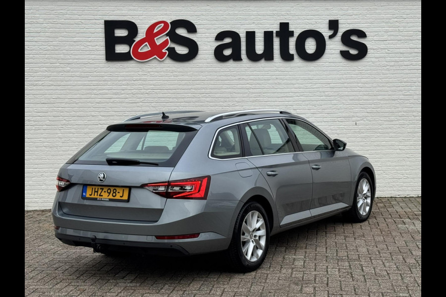 Škoda Superb Combi 1.8 TSI Style Business Automaat Adaptive cruise Climate control Leer/Alcantara Stoelverwarming Apple / Android Škoda Superb Combi 1.8 TSI Style Business Automaat Adaptive cruise Climate control Leer/Alcantara Stoelverwarming Apple / Android