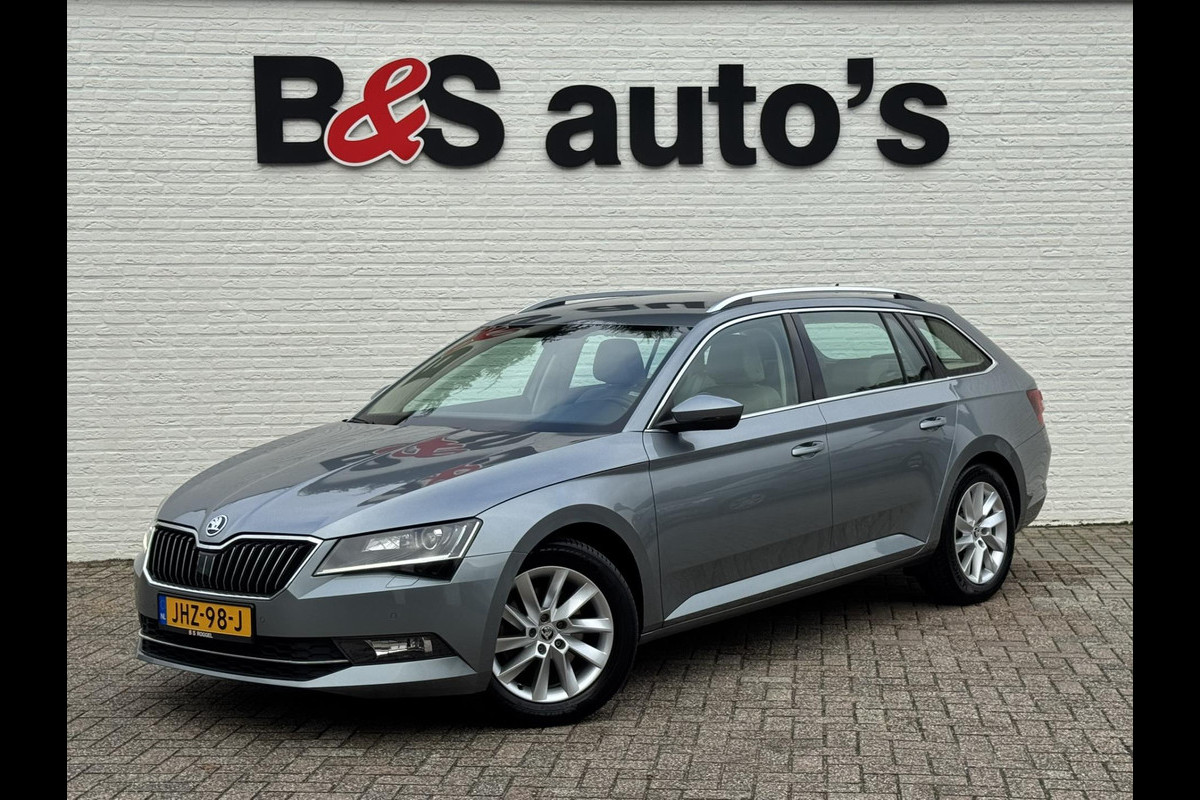 Škoda Superb Combi 1.8 TSI Style Business Automaat Adaptive cruise Climate control Leer/Alcantara Stoelverwarming Apple / Android Škoda Superb Combi 1.8 TSI Style Business Automaat Adaptive cruise Climate control Leer/Alcantara Stoelverwarming Apple / Android