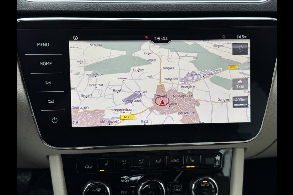 Škoda Superb Combi 1.8 TSI Style Business Automaat Adaptive cruise Climate control Leer/Alcantara Stoelverwarming Apple / Android Škoda Superb Combi 1.8 TSI Style Business Automaat Adaptive cruise Climate control Leer/Alcantara Stoelverwarming Apple / Android