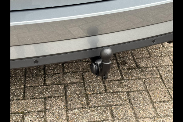 Škoda Superb Combi 1.8 TSI Style Business Automaat Adaptive cruise Climate control Leer/Alcantara Stoelverwarming Apple / Android Škoda Superb Combi 1.8 TSI Style Business Automaat Adaptive cruise Climate control Leer/Alcantara Stoelverwarming Apple / Android