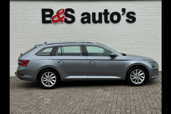 Škoda Superb Combi 1.8 TSI Style Business Automaat Adaptive cruise Climate control Leer/Alcantara Stoelverwarming Apple / Android Škoda Superb Combi 1.8 TSI Style Business Automaat Adaptive cruise Climate control Leer/Alcantara Stoelverwarming Apple / Android
