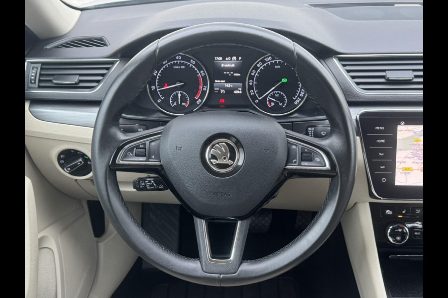 Škoda Superb Combi 1.8 TSI Style Business Automaat Adaptive cruise Climate control Leer/Alcantara Stoelverwarming Apple / Android Škoda Superb Combi 1.8 TSI Style Business Automaat Adaptive cruise Climate control Leer/Alcantara Stoelverwarming Apple / Android