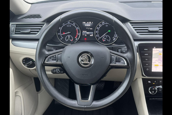 Škoda Superb Combi 1.8 TSI Style Business Automaat Adaptive cruise Climate control Leer/Alcantara Stoelverwarming Apple / Android Škoda Superb Combi 1.8 TSI Style Business Automaat Adaptive cruise Climate control Leer/Alcantara Stoelverwarming Apple / Android