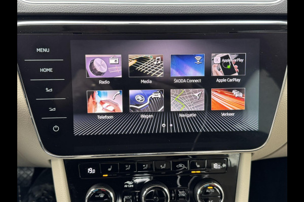Škoda Superb Combi 1.8 TSI Style Business Automaat Adaptive cruise Climate control Leer/Alcantara Stoelverwarming Apple / Android Škoda Superb Combi 1.8 TSI Style Business Automaat Adaptive cruise Climate control Leer/Alcantara Stoelverwarming Apple / Android