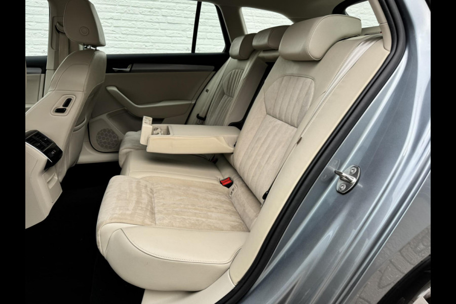 Škoda Superb Combi 1.8 TSI Style Business Automaat Adaptive cruise Climate control Leer/Alcantara Stoelverwarming Apple / Android Škoda Superb Combi 1.8 TSI Style Business Automaat Adaptive cruise Climate control Leer/Alcantara Stoelverwarming Apple / Android