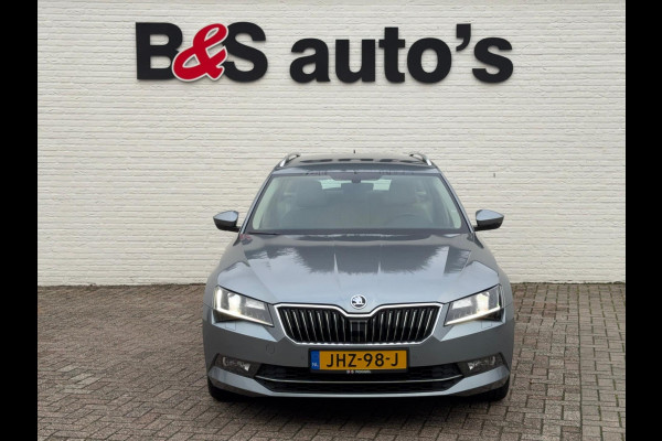Škoda Superb Combi 1.8 TSI Style Business Automaat Adaptive cruise Climate control Leer/Alcantara Stoelverwarming Apple / Android Škoda Superb Combi 1.8 TSI Style Business Automaat Adaptive cruise Climate control Leer/Alcantara Stoelverwarming Apple / Android